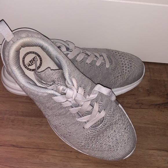 APL lululemon runners size 7 - Picture 4 of 4